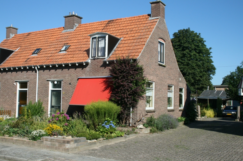 Twee-onder-één-kap te huur: Stationsdwarsstraat 22, Twello-Noord Twello