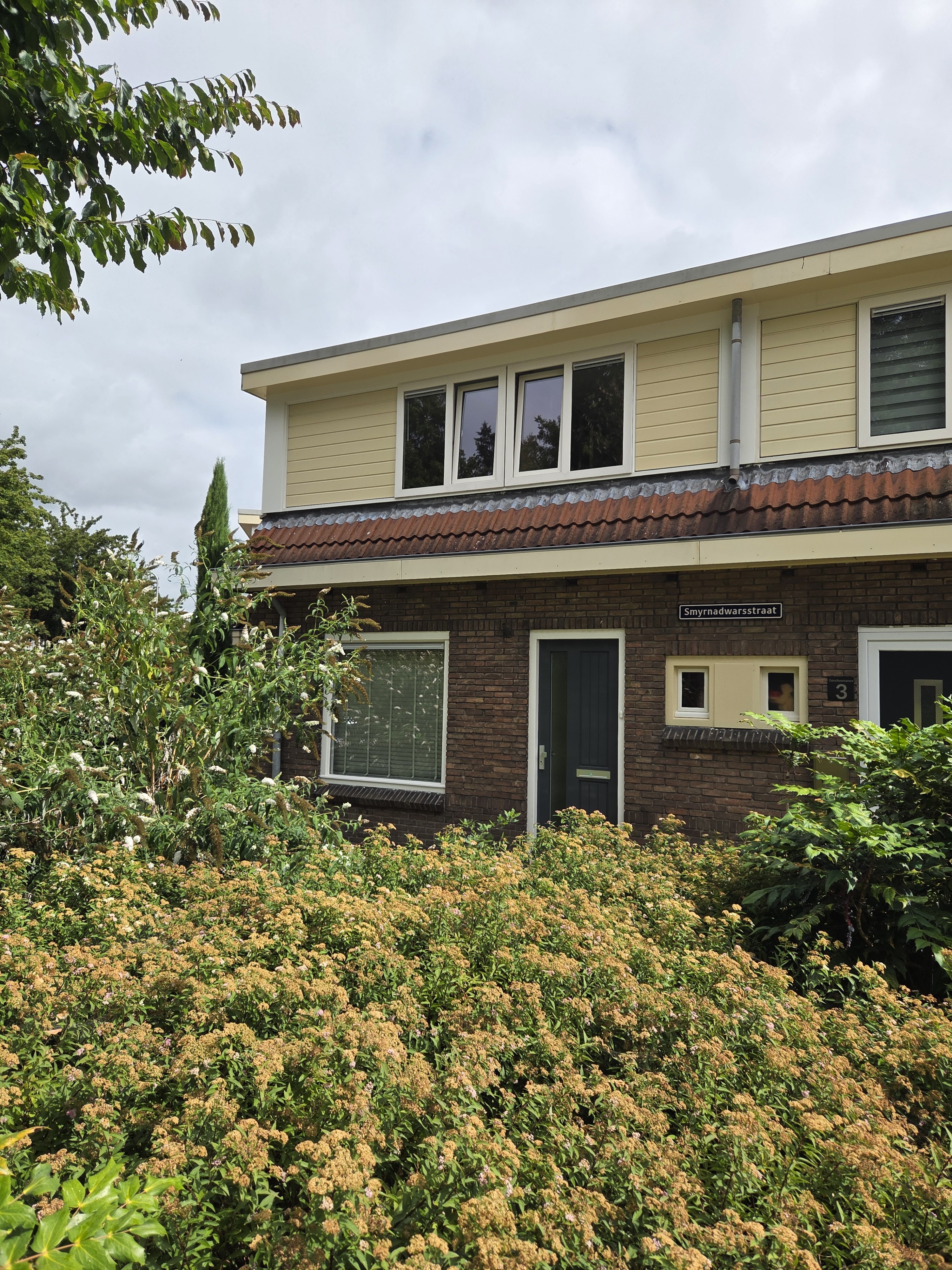 Twee-onder-één-kap te huur: Smyrnadwarsstraat 1, Burgemeestersbuurt Deventer