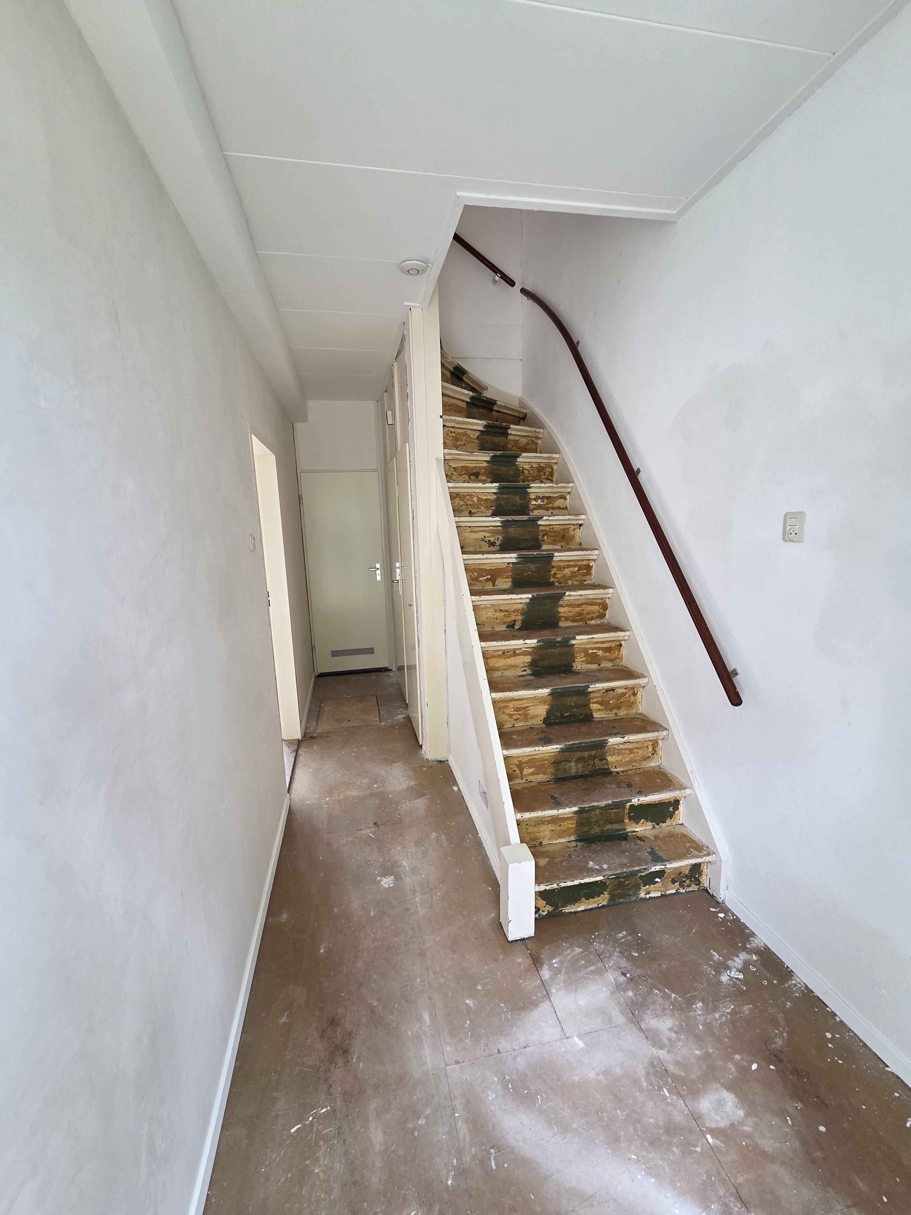 Smyrnadwarsstraat 1