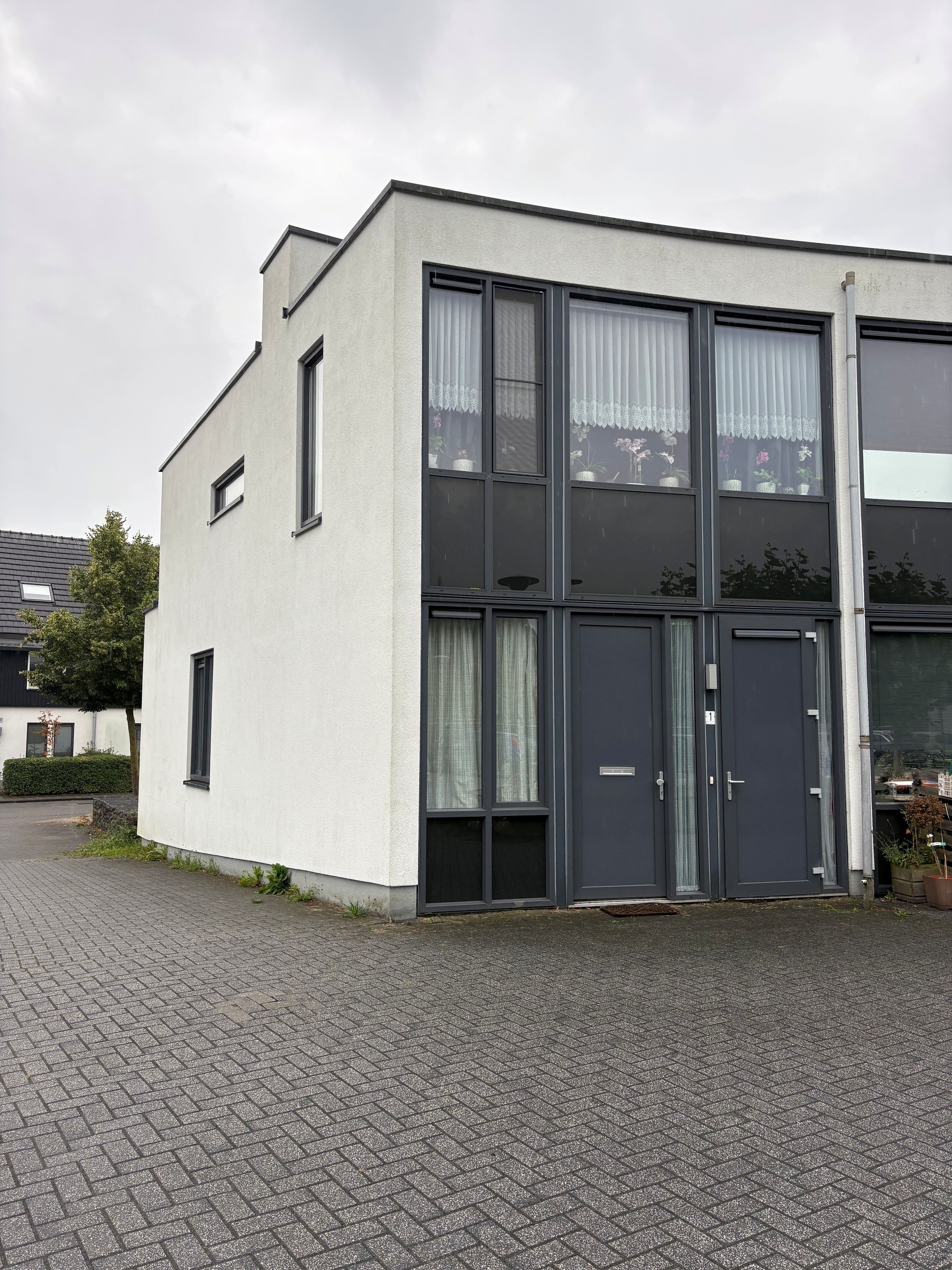 Hoekwoning te huur: Chris Lebeaustraat 1, Spikvoorde Deventer